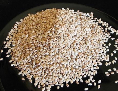 File:Sesame-Seeds.jpg