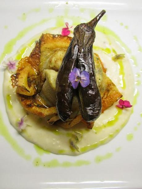 Fior di crespella Kamut e Rosmarino con ripieno di Melanzane su crema di Parmigiano e pepe