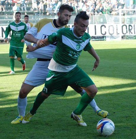 Foto: Appuntamento oggi alle ore 14,30 allo Stadio Dei Marsi con l'incontro di calcio Avezzano Rosetana.  Foto Antonio Oddi.