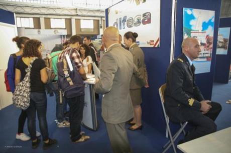 Bari/ Stand della Difesa al Salone dello Studente. Breve interviste con i referenti dei corner della Difesa e Reportage Fotografico