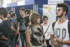 Bari/ Stand della Difesa al Salone dello Studente. Breve interviste con i referenti dei corner della Difesa e Reportage Fotografico