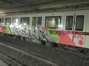 ricordate vandaletto Alessio Cirillo alias BOSI? dopo denuncia firma BOYEZ continua indisturbato opera distruzione