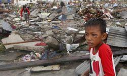 Typhoon-Haiyan-residents--007