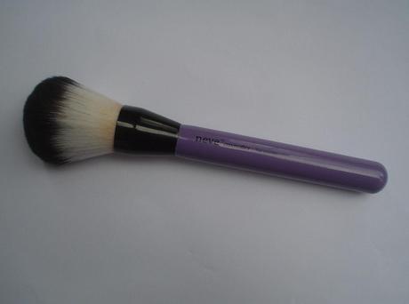 Review: Glossy Artist Pennelli Neve Cosmetics