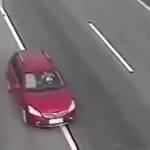 Cina, manca l’uscita, donna per 2 km in retromarcia sull’autostrada (Video)