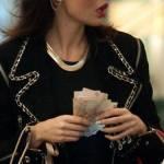 Alessandra Sorcinelli, l'ex olgettina fa shopping da Versace01