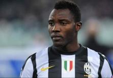 Asamoah il buono: prega per le vittime delle Filippine