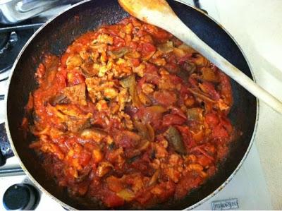 Tagliatelle salsiccia e funghi