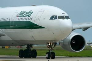 Esuberi Alitalia e nuovo piano industriale da 250 milioni. Queste le proposte che verranno presentate al consiglio di amministrazione di mercoledì. 