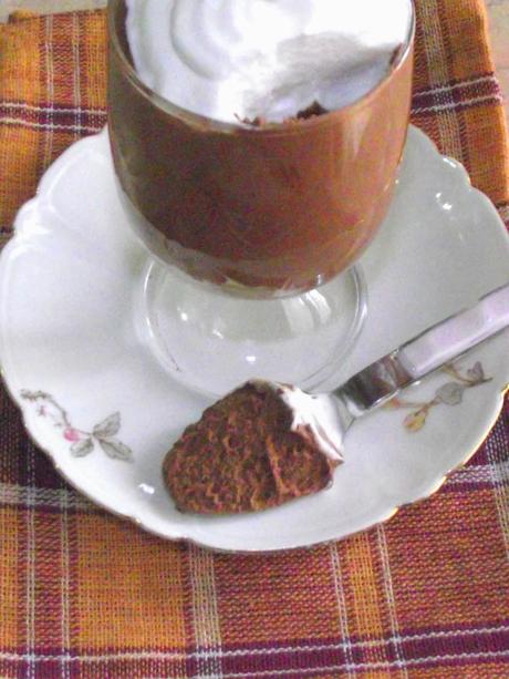 Mousse al cioccolato con due ingredienti e in cinque minuti