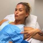 Bar Rafaeli rimuove un neo, adesso troverà l’amore? (Foto)