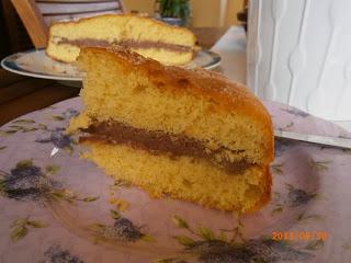 Pan di Spagna Farcito con Crema di Mascarpone e Nutella