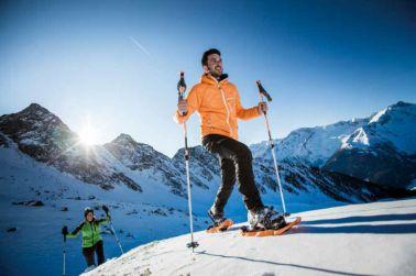 NEWS. DOLOMITI.IT: in Valle Aurina escursioni guidate alle malghe con le ciaspole. Relax multisensoriale sulla “chaise longue” degli Aurina Hotels.