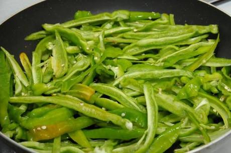 Peperoni verdi in padella 