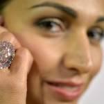 “Diamante arancione” venduto per 23 mln di euro: all’asta anche il “Pink Star”