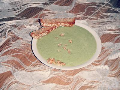 Crema verde speranza con croccanti noci del buonumore!