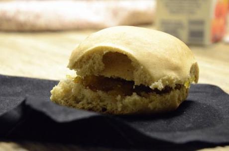 Brioche o panini semi-dolci, chiamatele come volete! La brioche alla marmellata