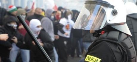 POLONIA: L’estrema destra assalta l’ambasciata russa POLONIA
