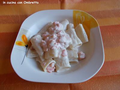 Rigatoni Pasta Vera panna e salmone affumicato