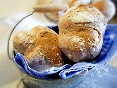 Panini al Farro con semi di lino e girasole