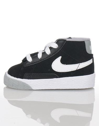 375492016_black_nike_blazer_sneaker1