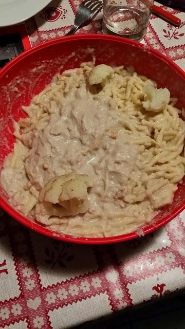 Pasta con crema di cavolfiore e nocciole