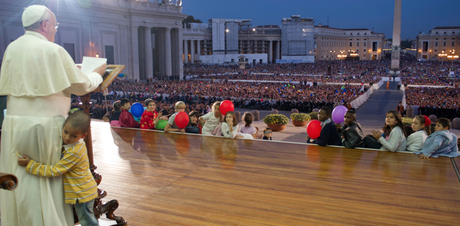 Papa Francesco in uno scatto dell'huffingtonpost.com