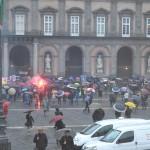 ></div>>Napoli 16 novembre: un fiume in piena