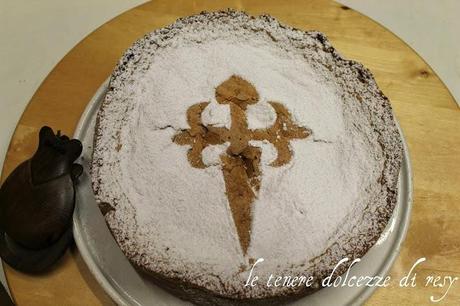 Tarta de Santiago forrada, ovvero la torta alle mandorle foderata (di pasta)