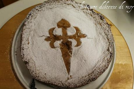 Tarta de Santiago forrada, ovvero la torta alle mandorle foderata (di pasta)