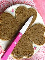 Il cuore di pane integrale di segale alla crema di marroni con panna montata e marron glacé