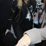 Madonna trasandata all'aeroporto la borsa però è di Gucci03