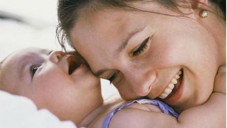 mamma-bambini-neonati-famiglia-allattamento-cibo-alimenti-crisi-difficoltà-economica-Lombardia