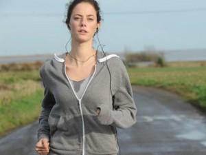 Southcliffe, una scena con Kaya Scodelario