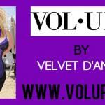 Velvet D’Amour, modella da 136 kg “sfonda” in passerella