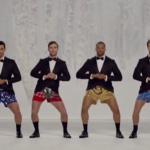 Jingle Bells suonata con i…boxer: la pubblicità Kmart che fa discutere (video)