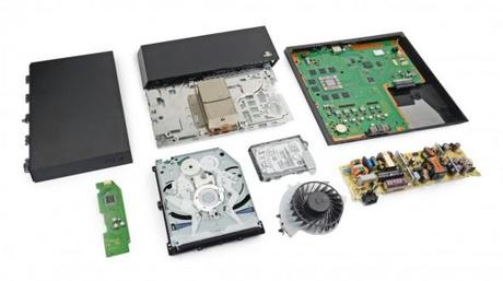 PS4 ifixit teardown 01 590x330 Quanto costa produrre la PlayStation 4?