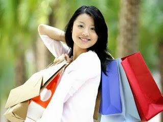 Brilla lo shopping cinese Tax free in Toscana: +39% nei primi 10 mesi del 2013