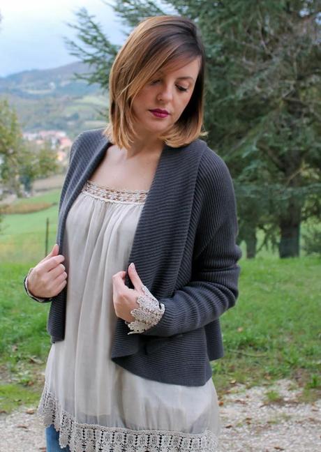 Outfit: camicia con dettagli in pizzo e cardigan Mia Wish