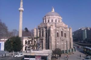 Istanbul, Europa: Le moschee di Istanbul, Pertevniyal Valide Sultan camii (ad Aksaray)