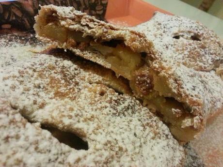 Strudel di mele e amaretti