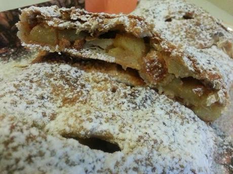 Strudel di mele e amaretti