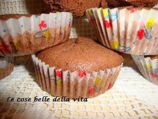 Muffin al cacao dal cuore bianco