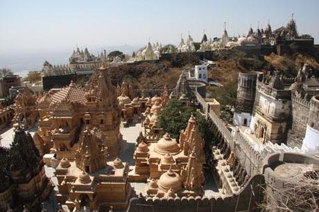 Veduta parziale dei templi giainisti sulla collina di Shatrunjaya (Palitana) in Gujarat. Foto di Marco Restelli
