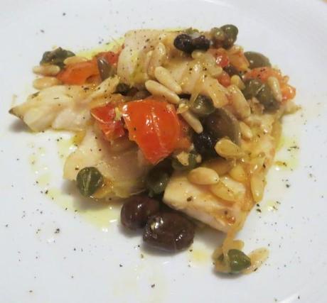 pesce persico, olive, pomodori,pinoli