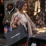 Giorgia Surina, shopping senza Nicolas Vaporidis (foto)