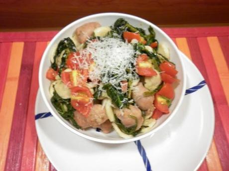 ORECCHIETTE CON CIME DI RAPA,TOCCHETTI DI SALSICCIA E POMODORINI DATTERINO