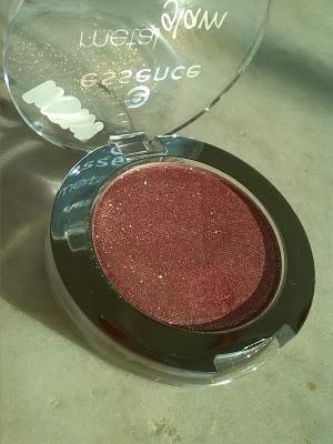 NEW ESSENCE Metal Glam eyeshadow (swatch and review)