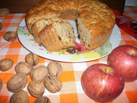 Ciambella di Mele, Noci e Cioccolato