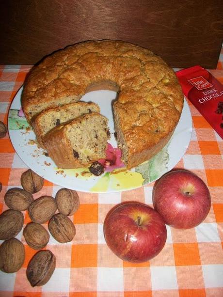 Ciambella di Mele, Noci e Cioccolato